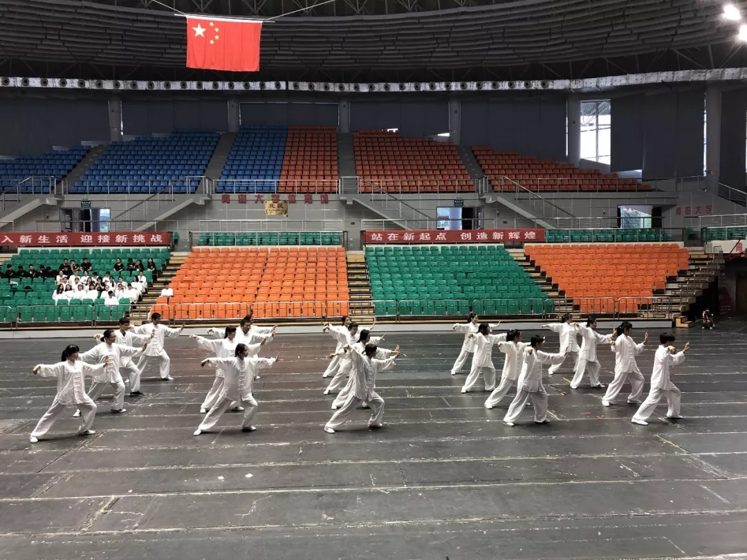 说明: 2019年首届全校遥控帆船大赛4